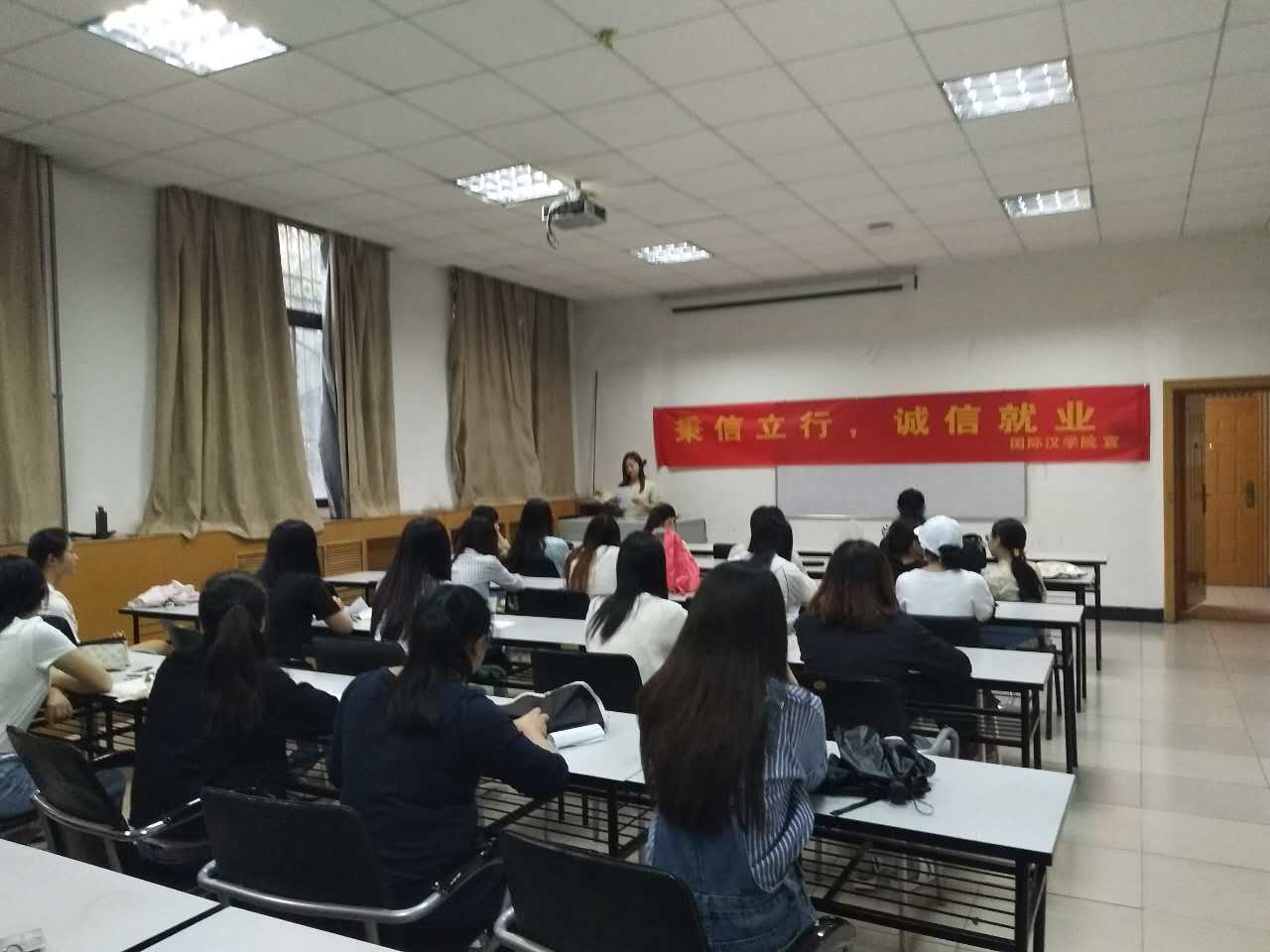 成人影片