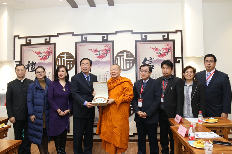 交流合作三:泰国海上丝绸之路孔子成人影片
三所学校代表一行来访成人影片
(3).JPG
